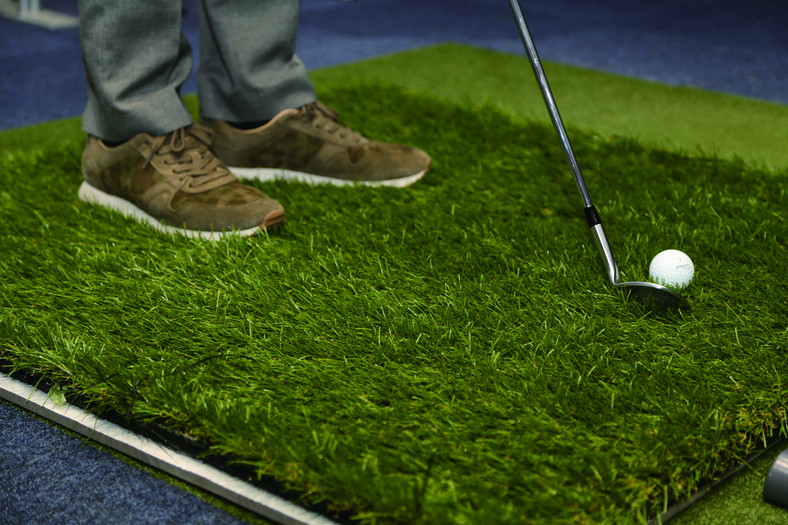 よりゴルフ場に近い環境での練習に！PRO GREEN PUTTING SYSTEM | GEW ゴルフ産業専門サイト