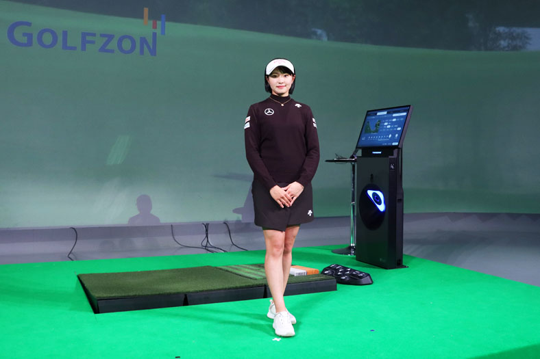 GOLFZONの最新ゴルフシミュレーター『TWOVISION NX』登場！ 100