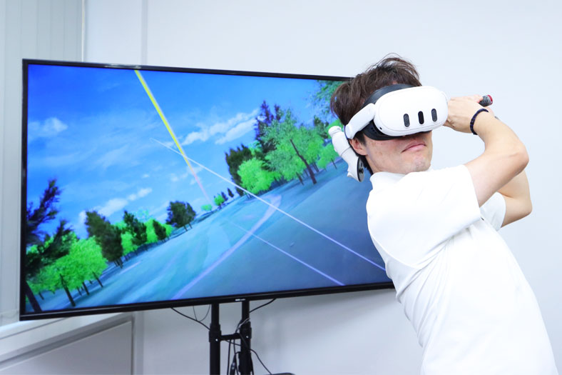 【VRゴルフ】で没入感ラウンド！ 『EnonoGolf』を原田修平プロが体験してみた