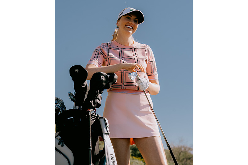 オリビア・コーワンがＰＸＧと契約