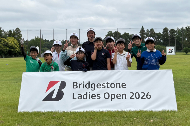 宮里藍がジュニアゴルファーを直接指導 「ブリヂストンレディス」で特別レッスン会開催